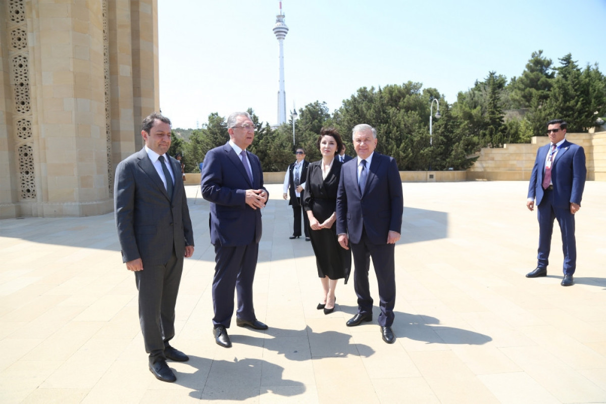 President of Uzbekistan Shavkat Mirziyoyev pays respect to Azerbaijani martyrs