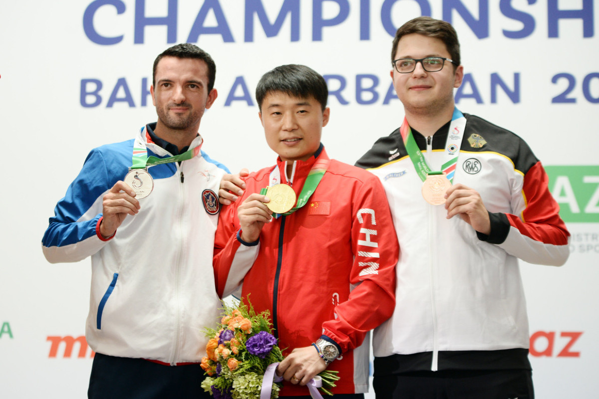 Çinli atlet Bakıda dünya rekordu vurub - FOTO  - YENİLƏNİB 