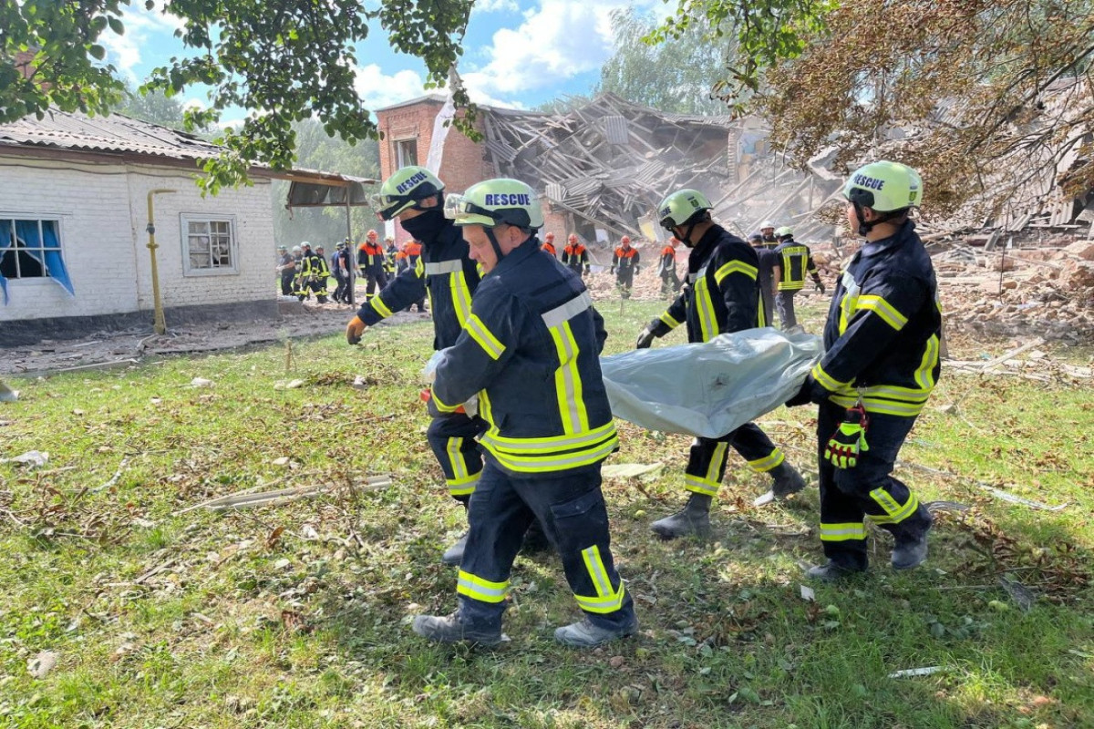 Rusiya ordusu Ukraynada məktəbi vurub, 4 nəfər ölüb - FOTO 