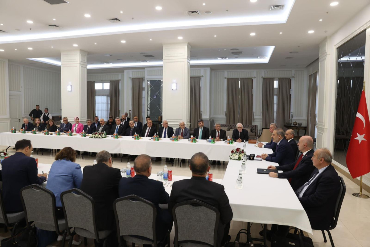 Hakan Fidan İraq Türkmən Cəbhəsinin nümayəndə heyəti ilə görüşüb