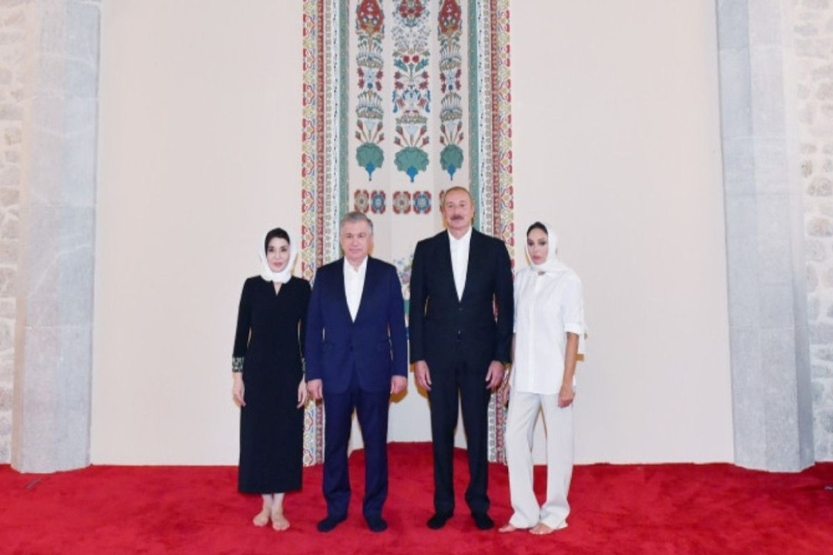 Azərbaycan və Özbəkistan prezidentləri Yuxarı Gövhər Ağa məscidində olublar