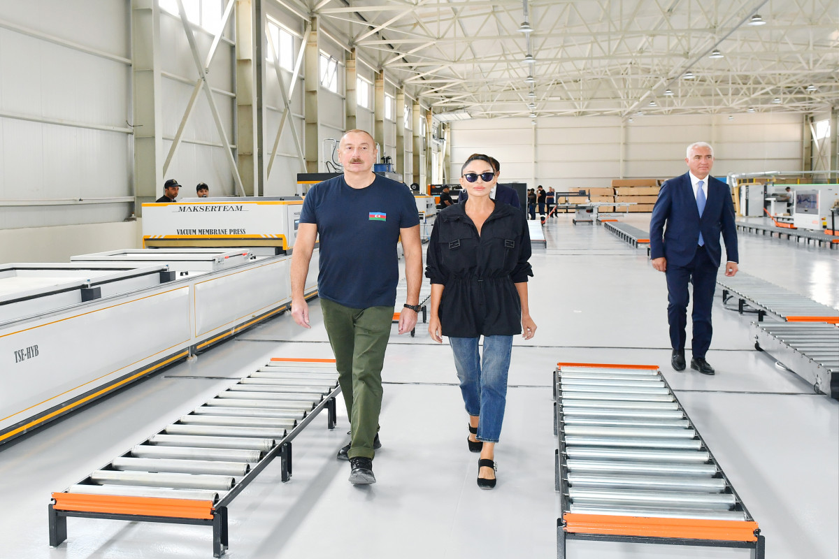 Prezident və birinci xanım Laçının sənaye zonasında mebel fabrikinin açılışında iştirak ediblər - YENİLƏNİB  - FOTO 