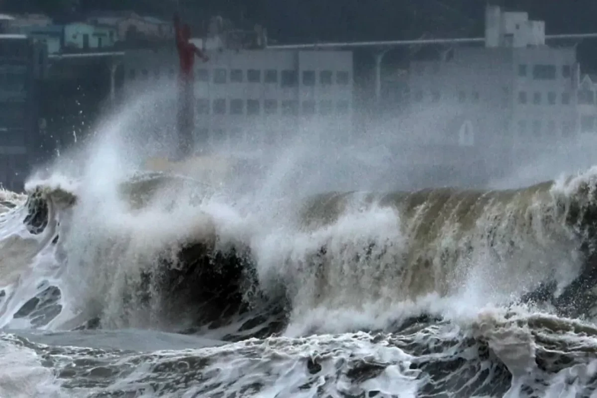 На Филиппины надвигается супертайфун «Саола»