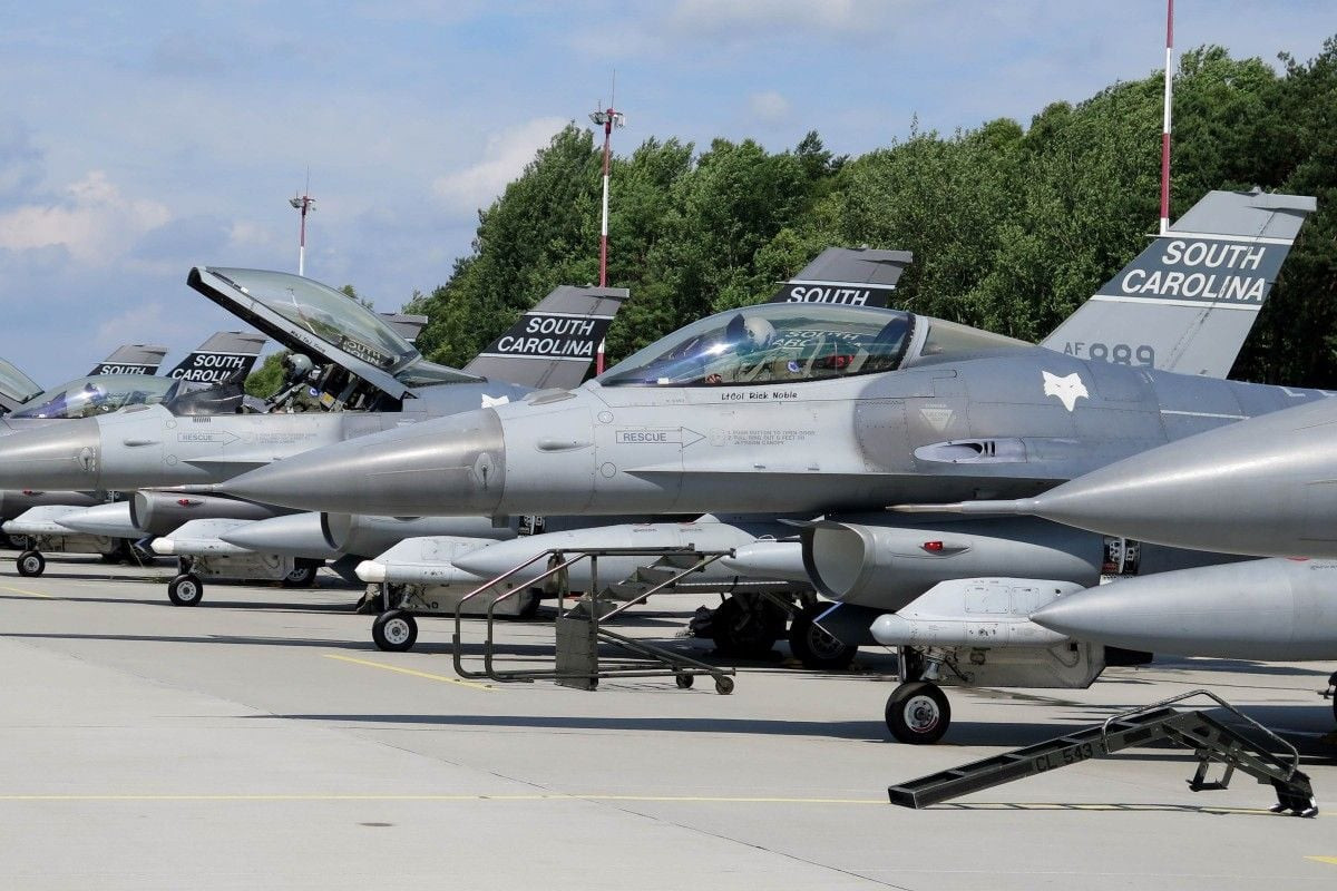 Mark Milli: Ukrayna tezliklə F16 qırıcılarını alacaq