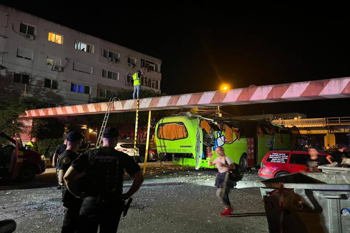 Rumıniyada ukraynalıları daşıyan avtobus qəzaya uğrayıb, 15 nəfər xəsarət alıb