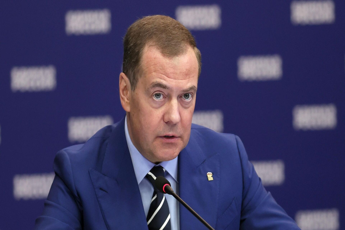 Medvedev: Qərbin Kiyevin Krıma zərbə endirməsinə razılığı qiyaməti yaxınlaşdırır