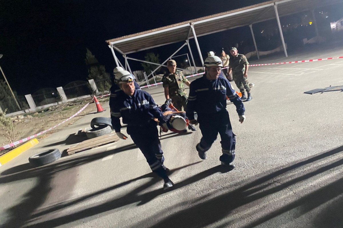 Dağıntılar altından xilasetmə ilə bağlı təlim keçirilib