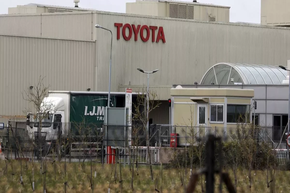Yaponiyada “Toyota” fəaliyyətini müvəqqəti dayandırıb