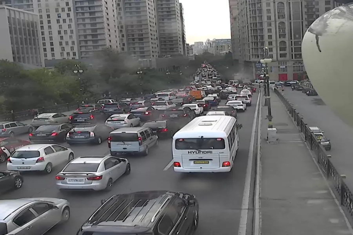 Paytaxtda sıxlıq olan yollar açıqlanıb - FOTO 