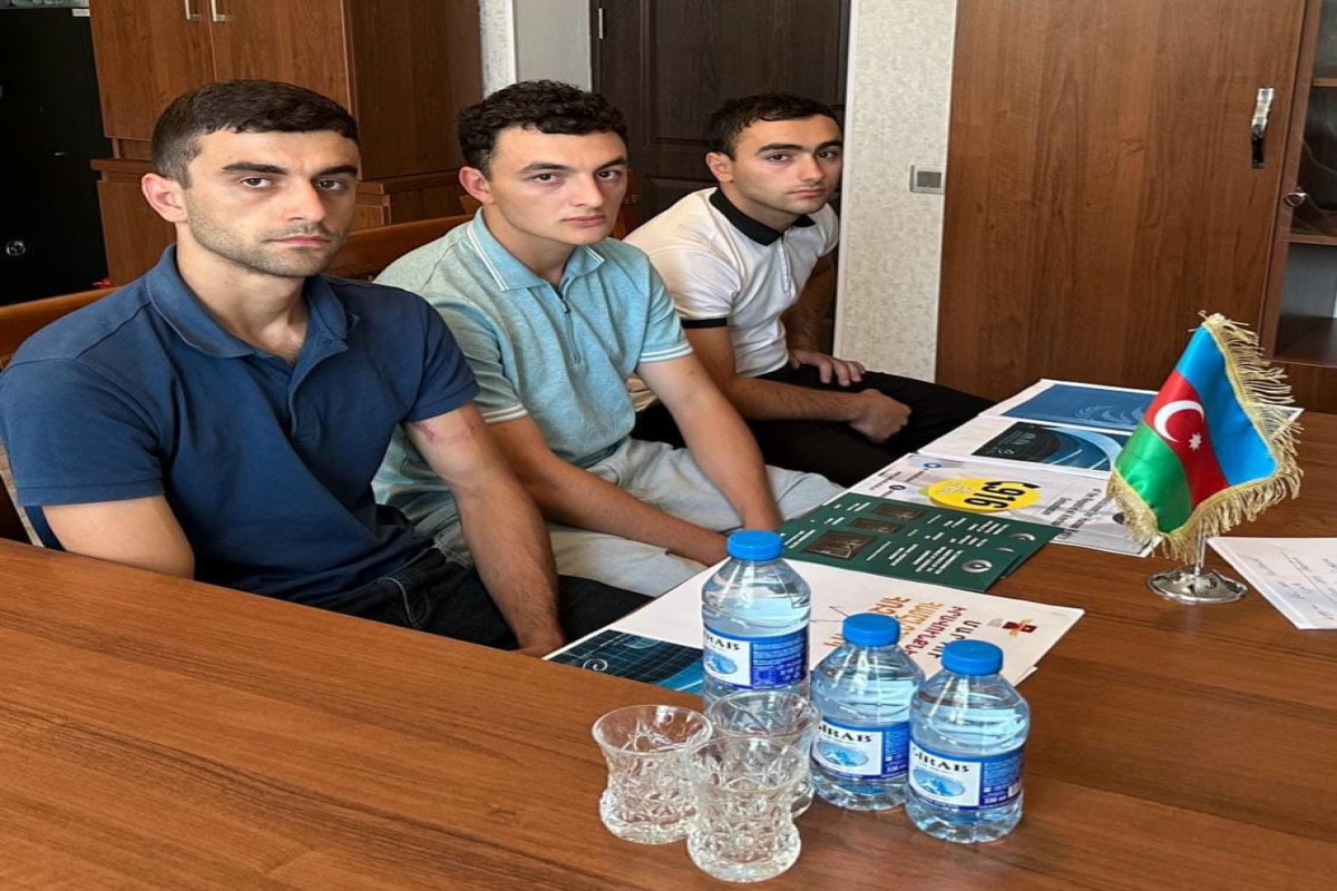 Омбудсмен встретилась с задержанными на границе армянскими футболистами -ФОТО 