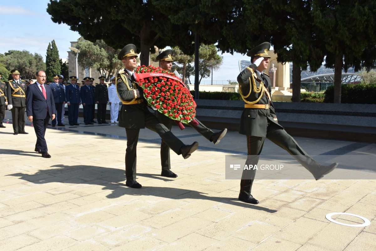 По случаю праздника Победы Турции был посещен Мемориал в честь турецких шехидов-ФОТО 