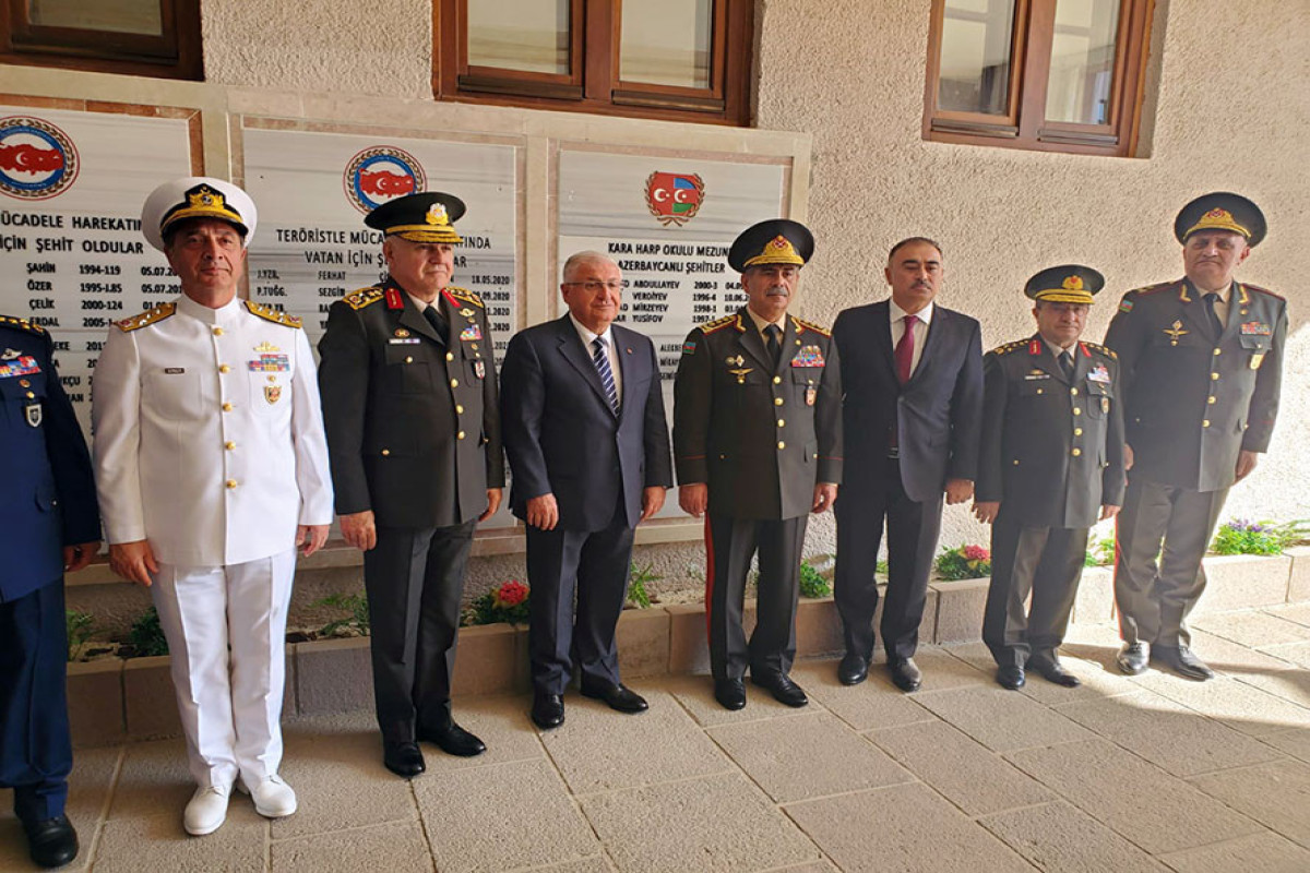 Закир Гасанов участвует в церемонии выпуска ВВУ Сухопутных войск Турции
