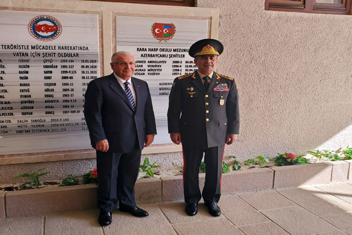 Закир Гасанов участвует в церемонии выпуска ВВУ Сухопутных войск Турции