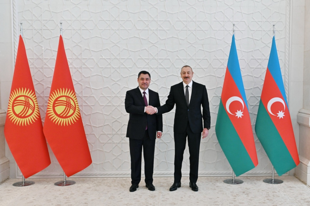 Глава Азербайджанского государства поздравил президента Кыргызстана