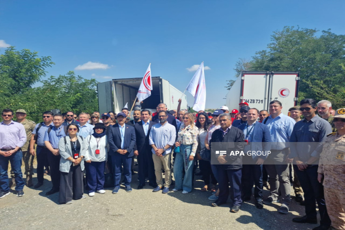 Diplomatlar Ağdam-Əsgəran-Xankəndi yolunda AzQAC-ın ərzaq yükləri olan məntəqə ilə tanış olurlar - YENİLƏNİB  - FOTO  - VİDEO 