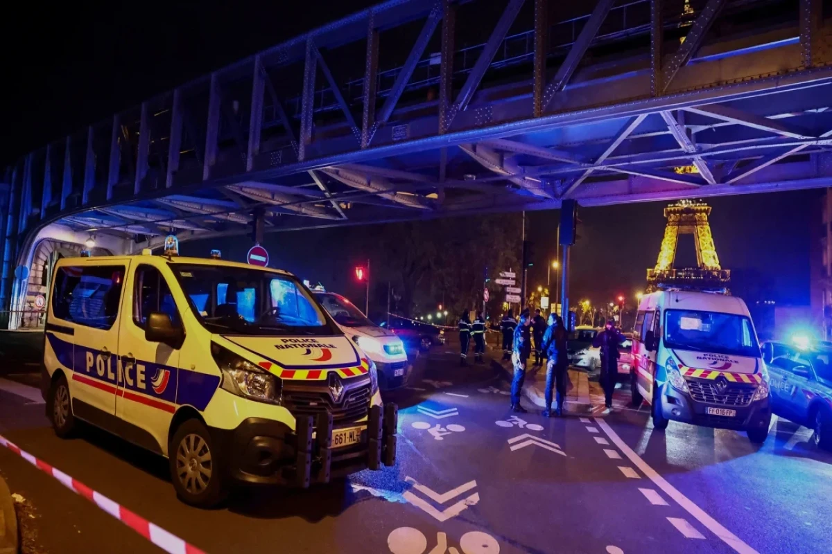 One dead, two injured in Paris knife and hammer attack near Eiffel Tower