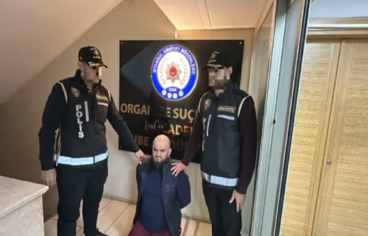 Mavi bülletenlə axtarışda olan “Qanuni Oğrular” təşkilatının rəhbəri Şamil Əmirov İstanbulda yaxalanıb