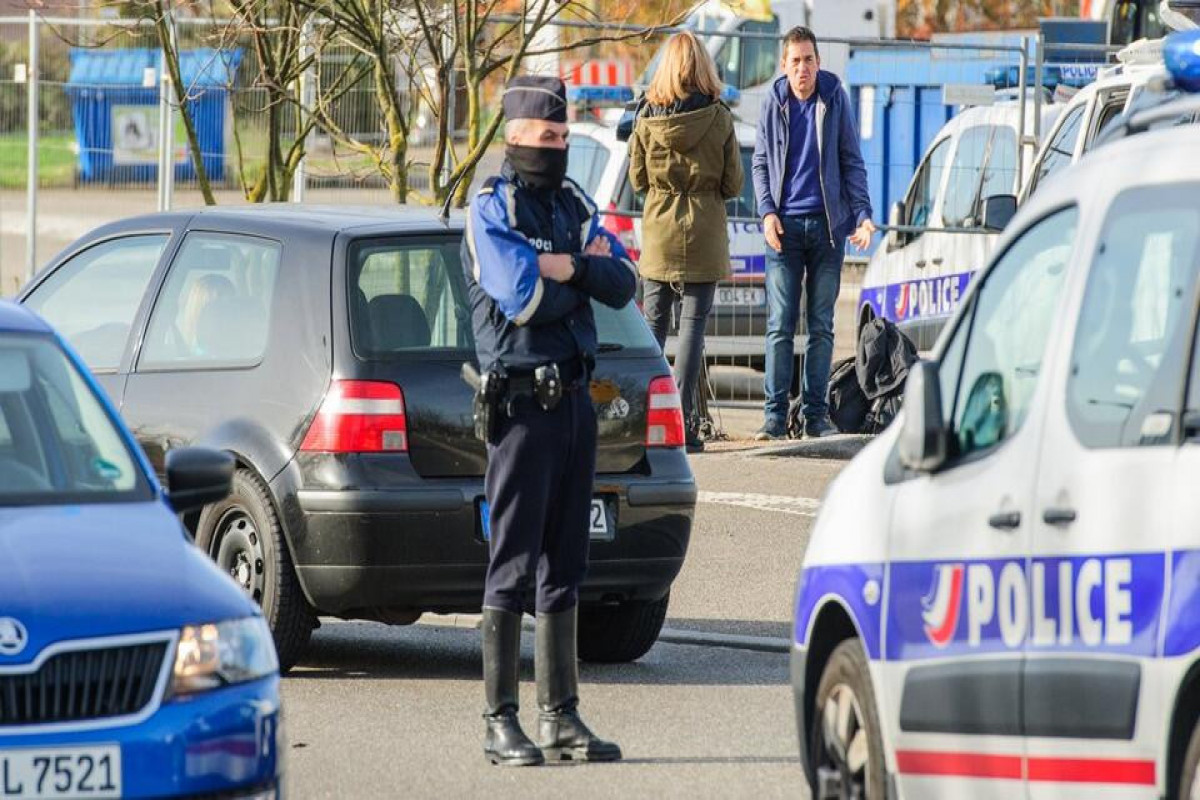 В Париже задержали родственников мужчины, совершившего нападение на прохожих