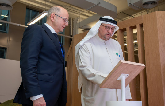 Pərviz Şahbazov “Masdar”ın icraçı direktoru ilə görüşüb