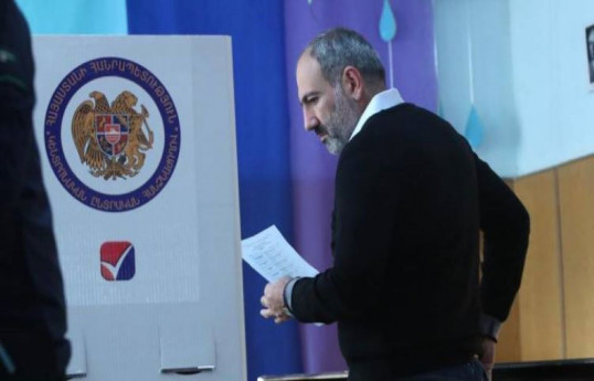 KİV: Qərb Ermənistandan növbədənkənar parlament seçkiləri keçirməyi tələb edir