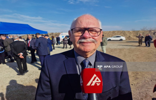 Niderlandlı yazıçı: Hər dəfə “erməni soyqırımı” söhbətini eşidəndə deyirəm ki, məni güldürməyin