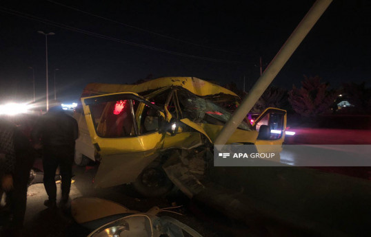 Bakı-Sumqayıt yolunda avtobus beton arakəsməyə çırpılıb, ölənlərin sayı artıb - FOTO  - YENİLƏNİB-4 