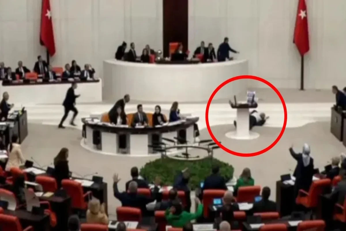 Türkiyəli deputat parlamentdə çıxışı zamanı huşunu itirib - VİDEO 