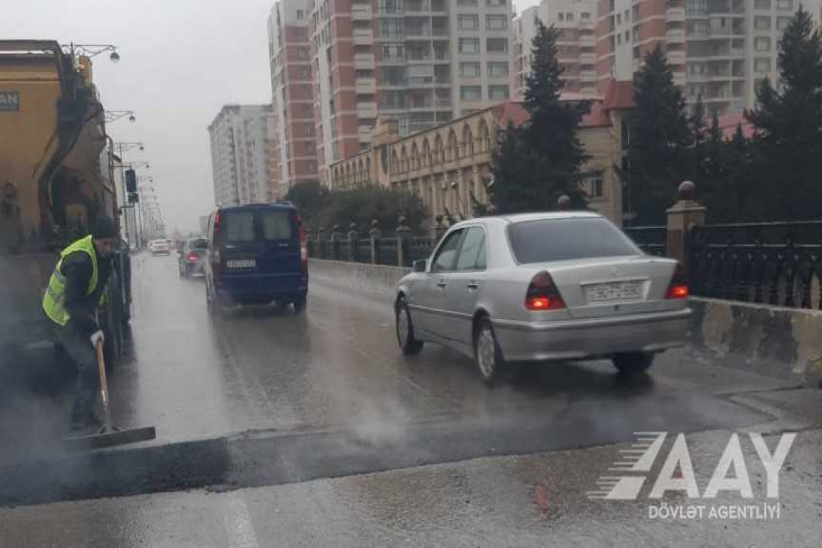 AAYDA: Bakıda körpünün asfalt-beton örtüyündə çökmə aradan qaldırılıb - YENİLƏNİB 