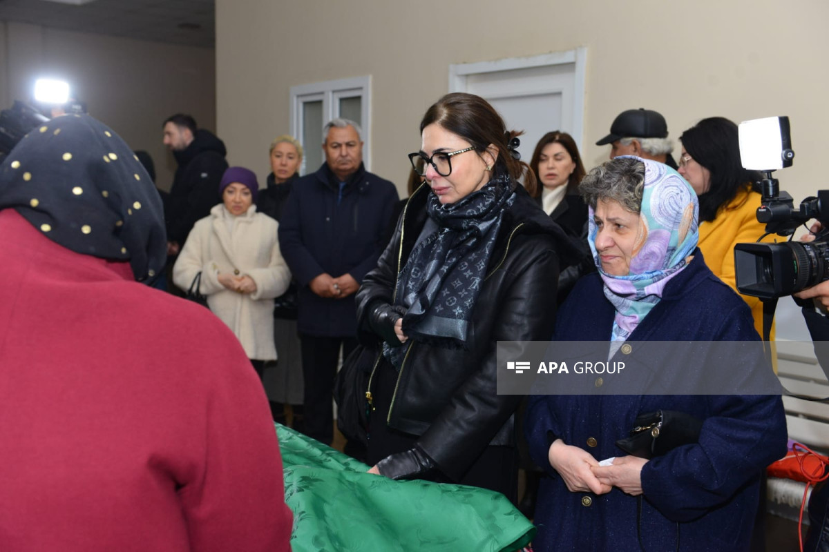 Prezident və birinci xanımın adından Ramiz Məlikin dəfn mərasiminə əklil göndərilib - FOTO - YENİLƏNİB 