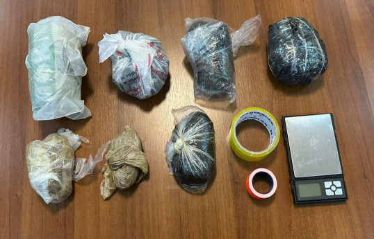 Sarayda avtomobildə 2 kq heroin və "patı" aşkarlanıb