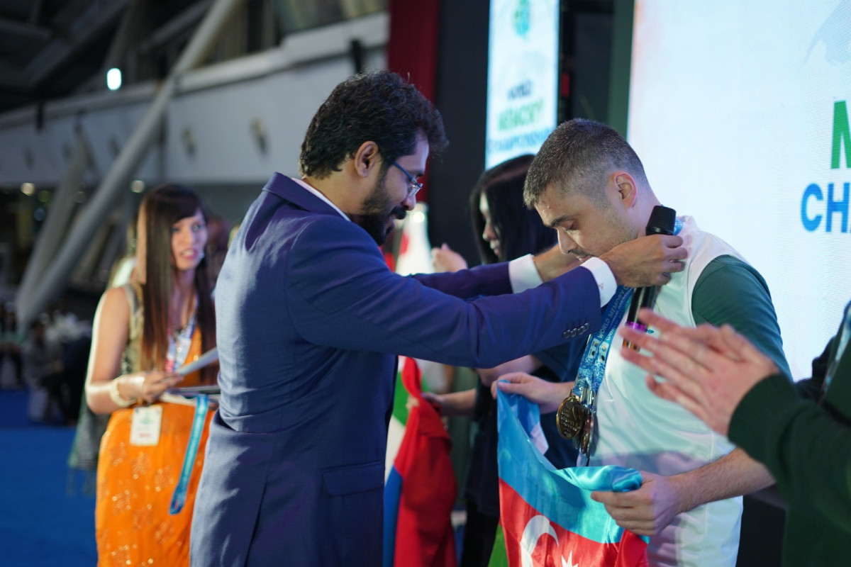 Azərbaycanlı Orxan İbadov Dünya yaddaş çempionu olub