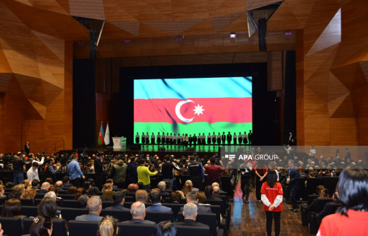Azərbaycan müəllimlərinin XVI qurultayı keçirilir - FOTO 