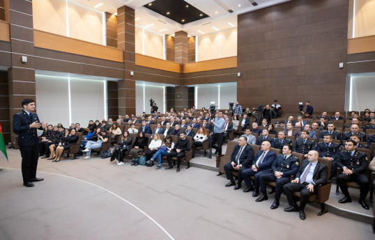 Bu gün Bakı Baş Gömrük İdarəsinə mediatur təşkil edilib