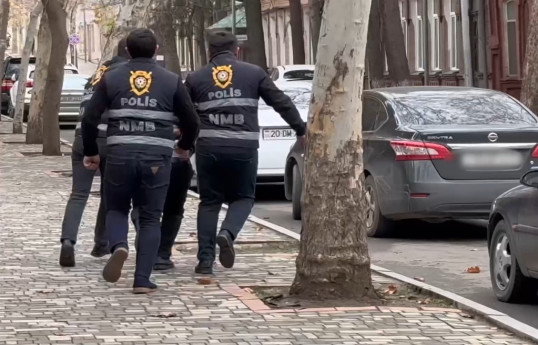 Gəncə polisi əməliyyat keçiridi: Narkotik satmaqda şübhəli bilinən şəxslər saxlanılıb - FOTO 