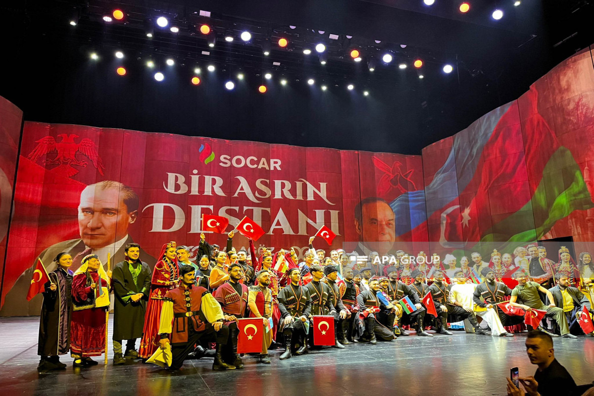 İstanbulda Ümummilli Lider Heydər Əliyevin 100 illik yubileyi keçirilib - FOTO 