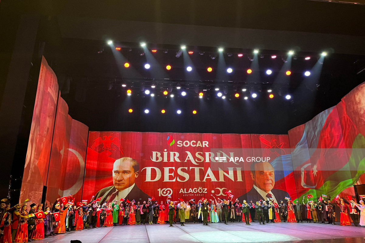 İstanbulda Ümummilli Lider Heydər Əliyevin 100 illik yubileyi keçirilib - FOTO 