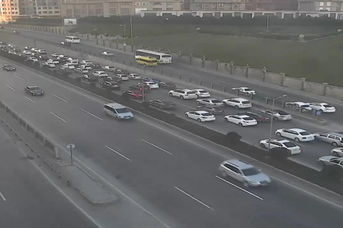 Bakıda sıxlıq olan yollar - SİYAHI 