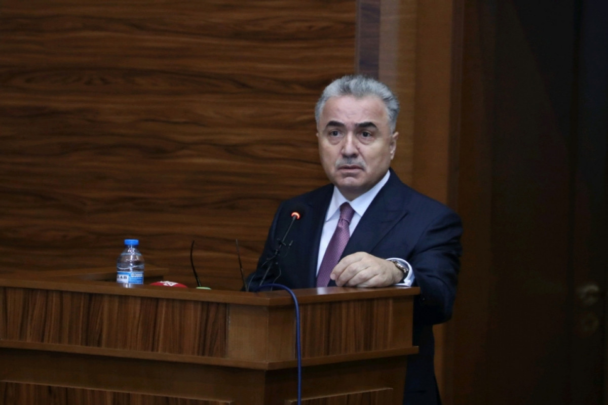 Prezidentin köməkçisi: Tələbələrlə bağlı seçici siyahılarına yenidən baxılmalıdır