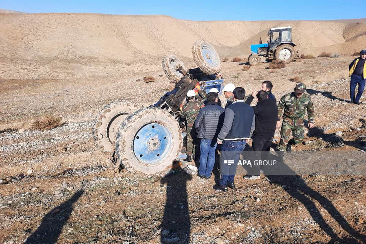 Hacıqabulda traktor dərəyə aşıb, ölən var - YENİLƏNİB 