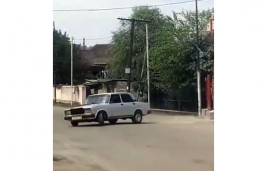 Avtoxuliqanlıq edərək görüntüləri “TikTok”da paylaşan şəxs həbs olunub