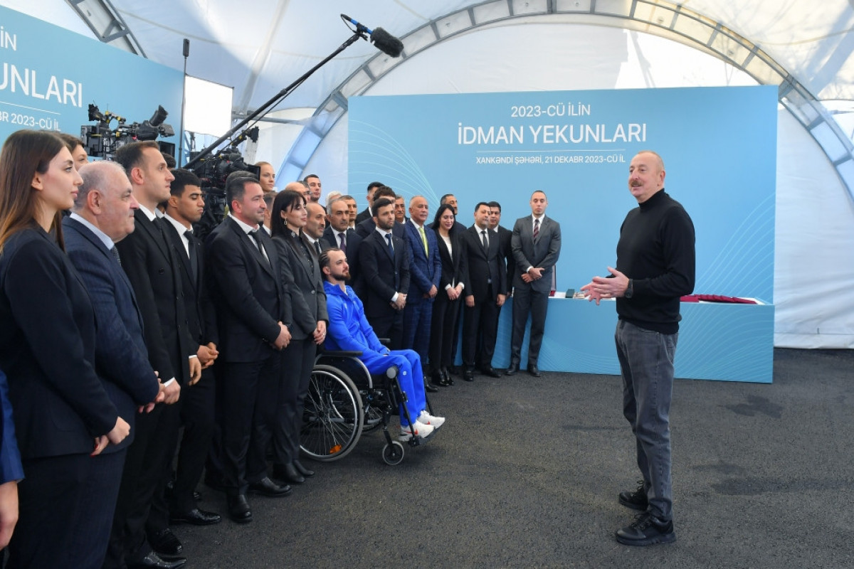 Prezident Xankəndidə idman ictimaiyyətinin təltif edilmiş nümayəndələri ilə görüşüb - YENİLƏNİB 
