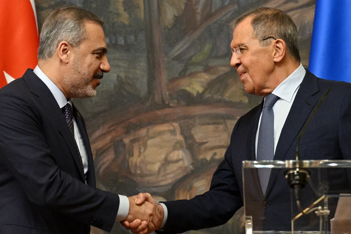 Hakan Fidan və Lavrov Azərbaycan-Ermənistan sülh danışıqlarını müzakirə edib