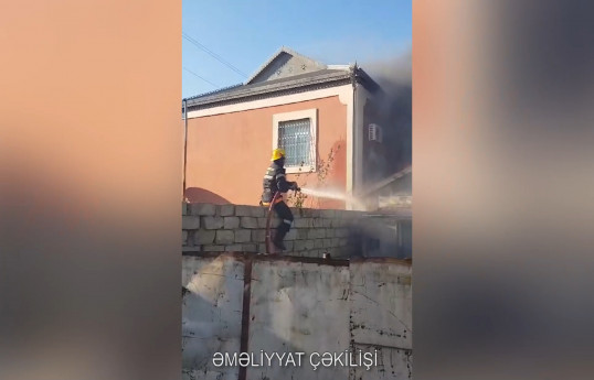 FHN Binəqədidə inzibati binada yanğınla bağlı məlumat yayıb - VİDEO 