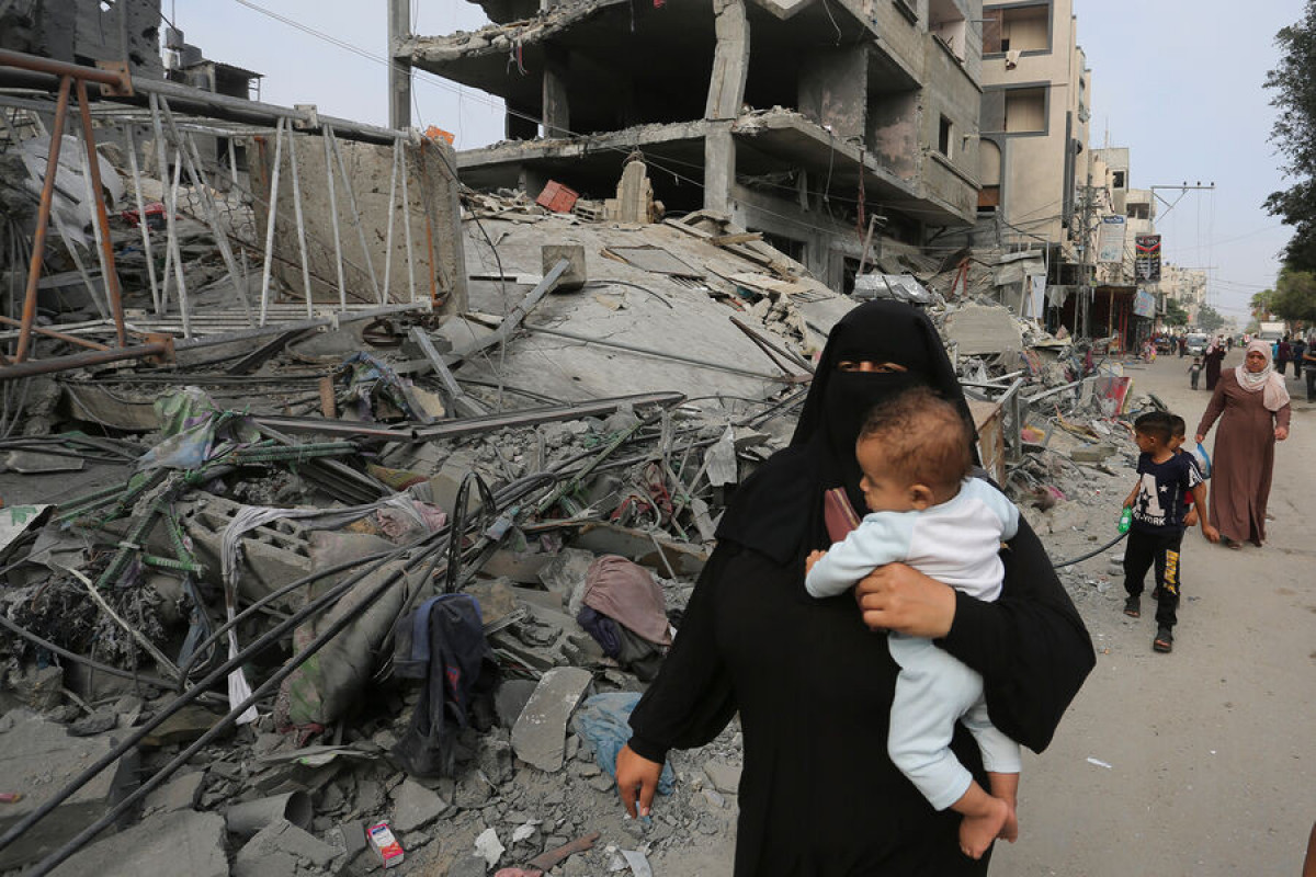 UNICEF: Qəzzada uşaqların 80%-dən çoxu acdır