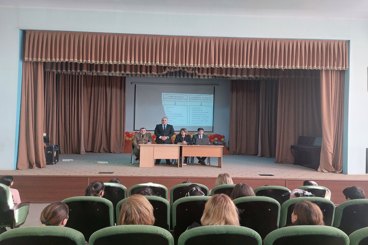 Fövqəladə hallarda davranış qaydaları barədə tədbirlər keçirilib