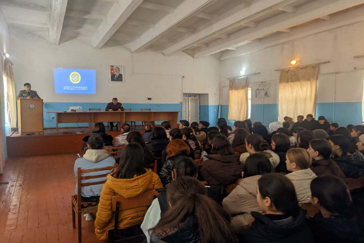 Fövqəladə hallarda davranış qaydaları barədə tədbirlər keçirilib