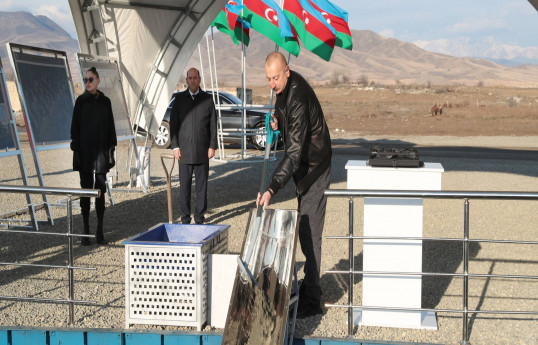 Prezident və birinci xanım Ağdamda beşinci yaşayış kompleksinin təməlinin qoyulması mərasimində iştirak ediblər