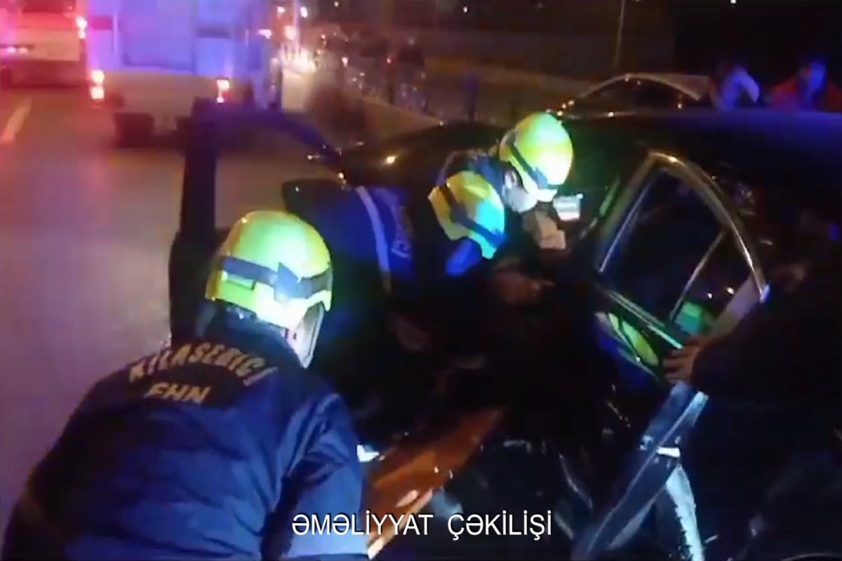 Bakıda yol qəzası olub, 1 nəfər xilas edilib - VİDEO 