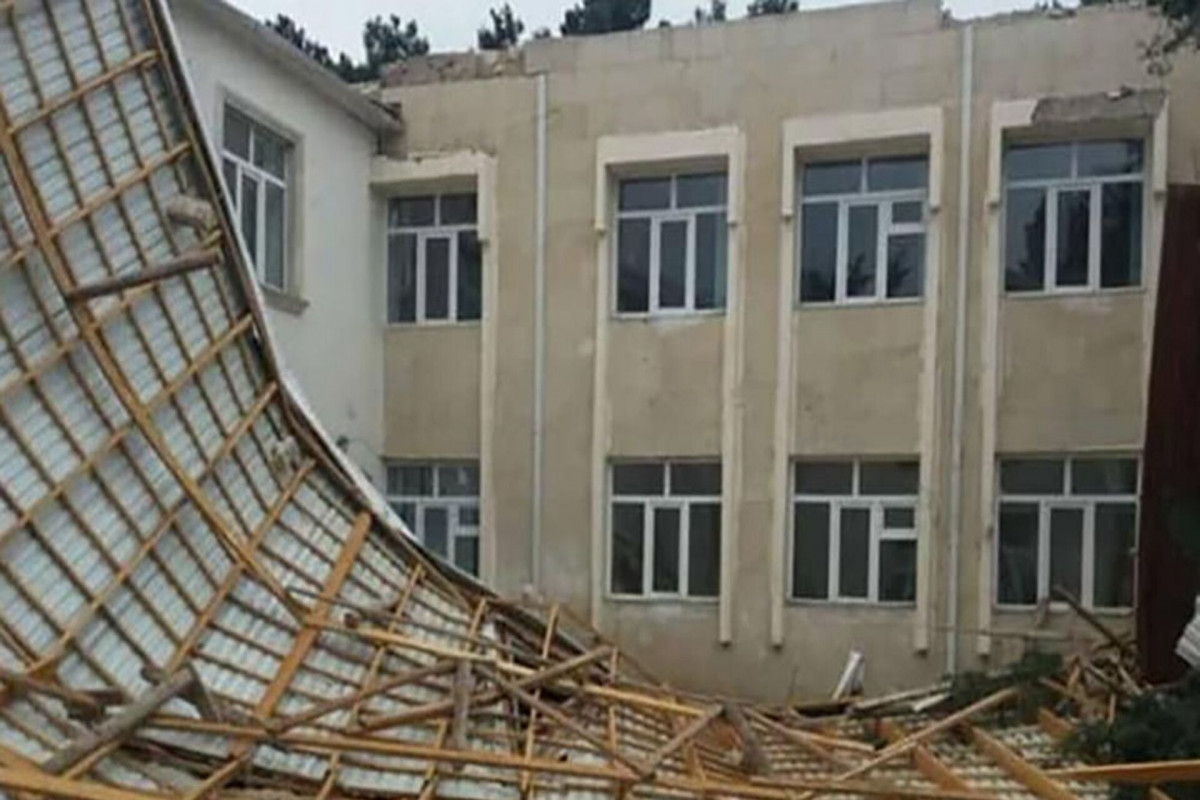 Güclü külək bir sıra bağça və məktəblərin dam örtüyünü sıradan çıxarıb, pəncərələrin şüşələri sınıb
