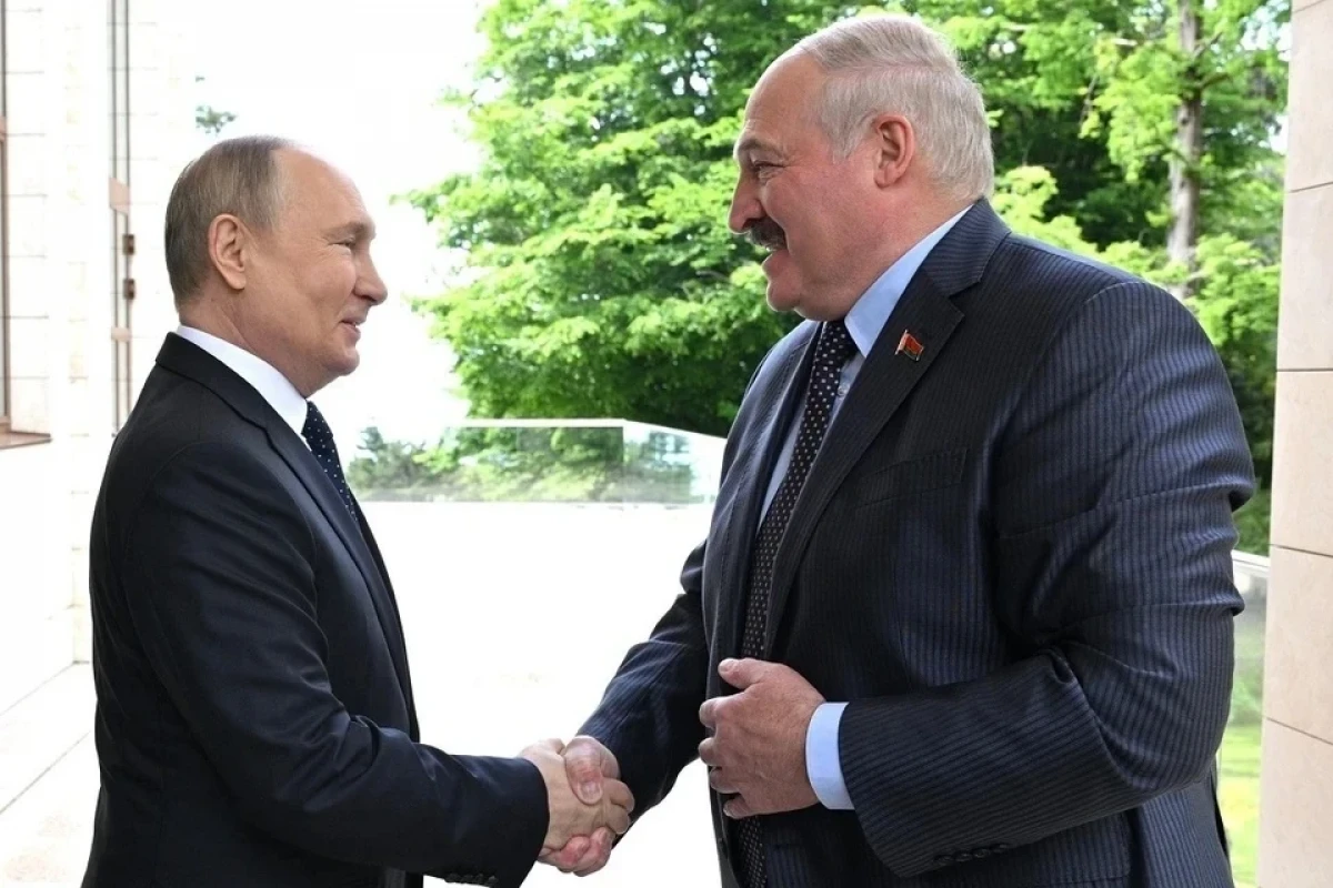 Putin zarafatla Lukaşenkodan Rusiyaya yumurta göndərilməsini istəyib - VİDEO 